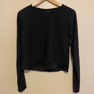Lululemon crop black shirt